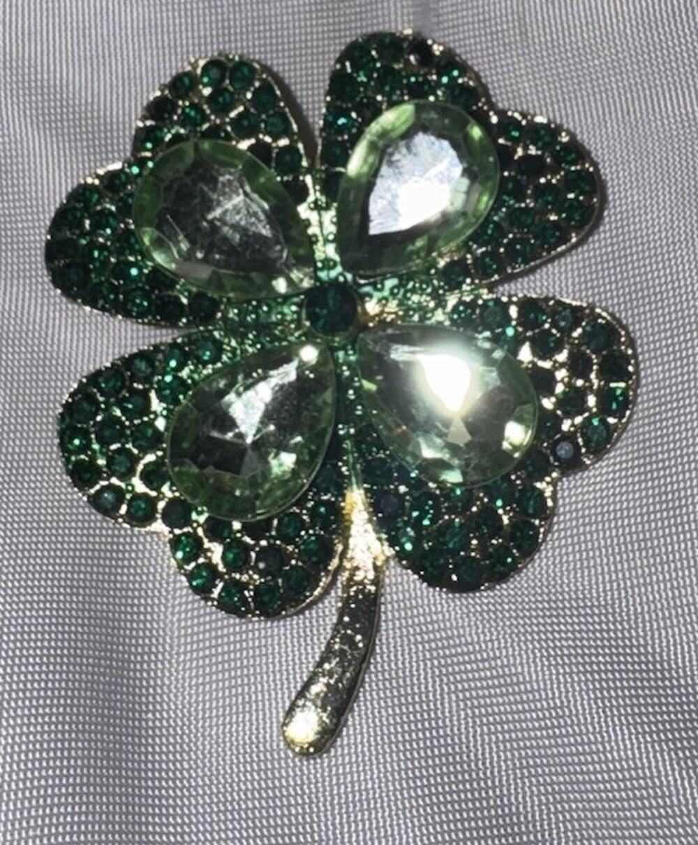 Green Rhinestone Four Leaf Clover Brooch Gold Tone Heart Shamrock Jewelry Pin